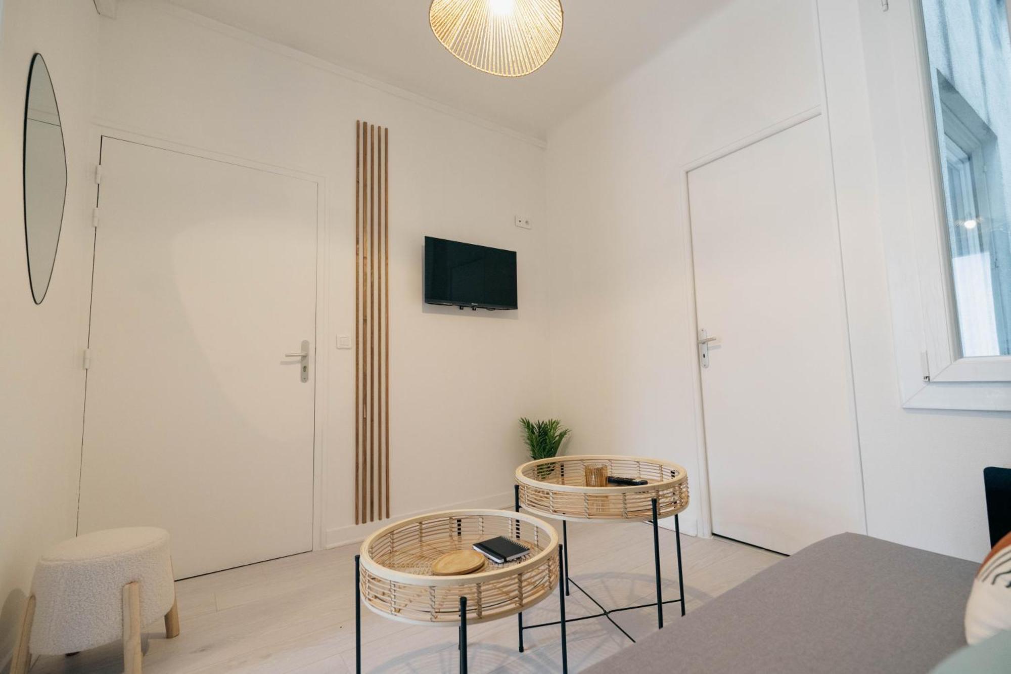 Verdant Oasis - Proche Du Centre - Wifi Gratuit - Parking A Proximite لورد المظهر الخارجي الصورة